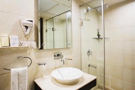 Rockland Hotel C R Park