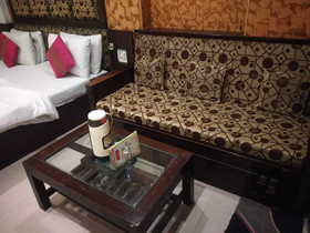Vardhman Inn by ADB Rooms