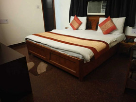 Vardhman Inn by ADB Rooms
