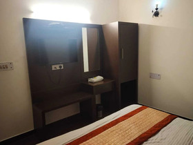 Vardhman Inn by ADB Rooms