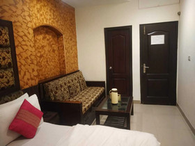Vardhman Inn by ADB Rooms