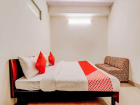 Vishwakarma Palace by OYO Rooms