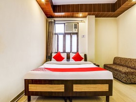 Vishwakarma Palace by OYO Rooms