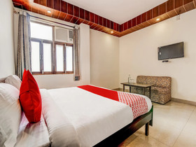 Vishwakarma Palace by OYO Rooms