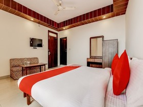 Vishwakarma Palace by OYO Rooms