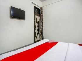 West Inn Guest House by OYO Rooms