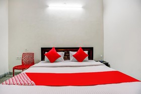 West Inn Guest House by OYO Rooms