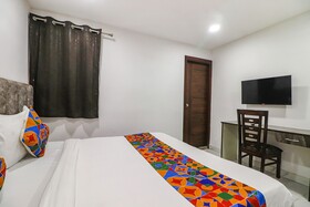 FabHotel Roadway Inn Yashobhoomi Convention Center