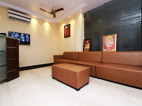 Collection O 74986 Hotel Sky Villa's Near Palam Metro Station