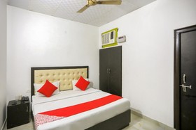 B&b Hotel by OYO Rooms