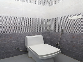 Gold Star Suits By OYO Rooms