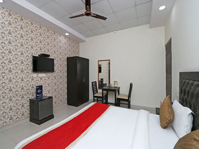 Gold Star Suits By OYO Rooms