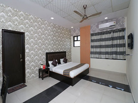 Gold Star Suits By OYO Rooms