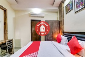 Hotel 555 by OYO Rooms