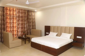 Hotel Grand 81