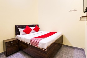 Hotel Luv Point by OYO Rooms