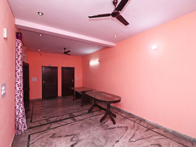 OYO 16146 Royal Guest House