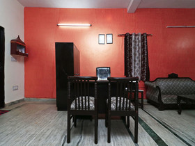 OYO 16146 Royal Guest House