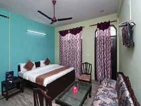 OYO 16146 Royal Guest House