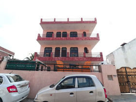 OYO 16146 Royal Guest House
