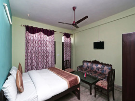 OYO 16146 Royal Guest House