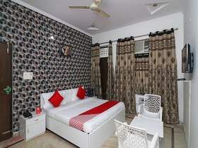 OYO 22506 Heaven Residency