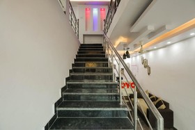 Red Velvet Rooms & Banquet by OYO Rooms