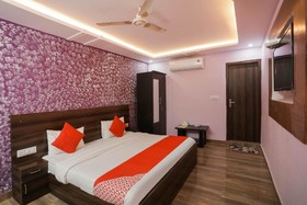 Red Velvet Rooms & Banquet by OYO Rooms