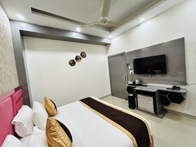 Shree Jee Hotel