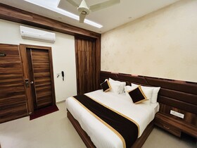 Shree Jee Hotel