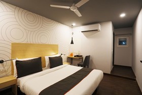 Slf Mall by OYO Rooms