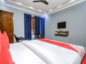 Glorious Stayz by OYO Rooms