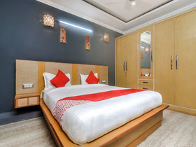 Glorious Stayz by OYO Rooms