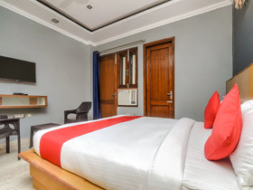 Glorious Stayz by OYO Rooms