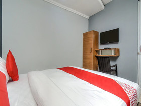 Glorious Stayz by OYO Rooms