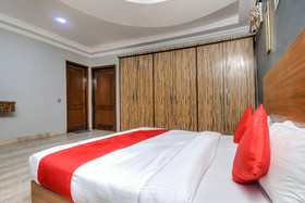 Glorious Stayz by OYO Rooms