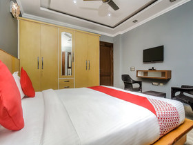 Glorious Stayz by OYO Rooms