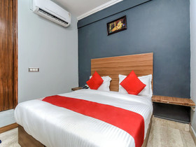 Glorious Stayz by OYO Rooms