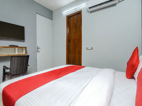 Glorious Stayz by OYO Rooms