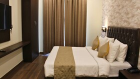 Hibiscus Select Hotel