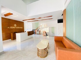 Hotel Holiday Grand Near Expo Mart