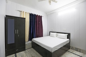 Hotel King's by OYO Rooms
