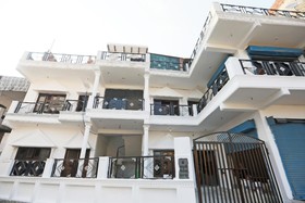 Hotel King's by OYO Rooms