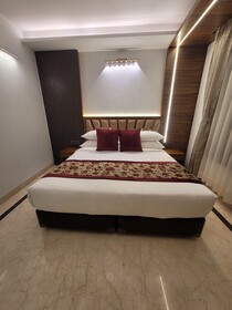 Hotel Rj Managed By Ahg
