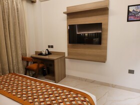 Hotel Rj Managed By Ahg