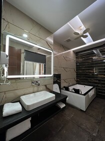 Hotel Rj Managed By Ahg