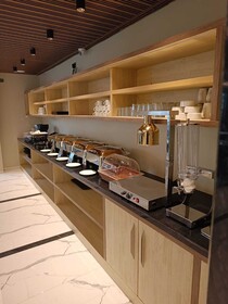 Hotel Rj Managed By Ahg