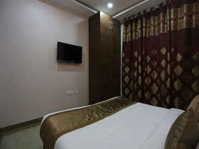 Khushi Residence by OYO