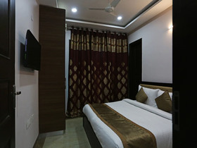 Khushi Residence by OYO