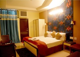Roomers House